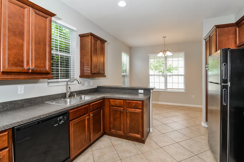 3,270/Mo, 3554 Oak Brook Ln Eustis, FL 32736 Kitchen View