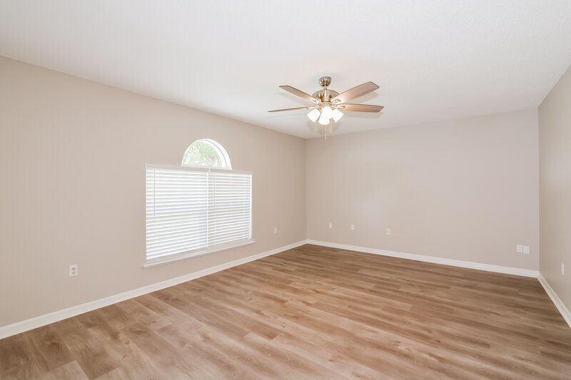 3,190/Mo, 1111 Chateau Cir Minneola, FL 34715 Living Room View 2