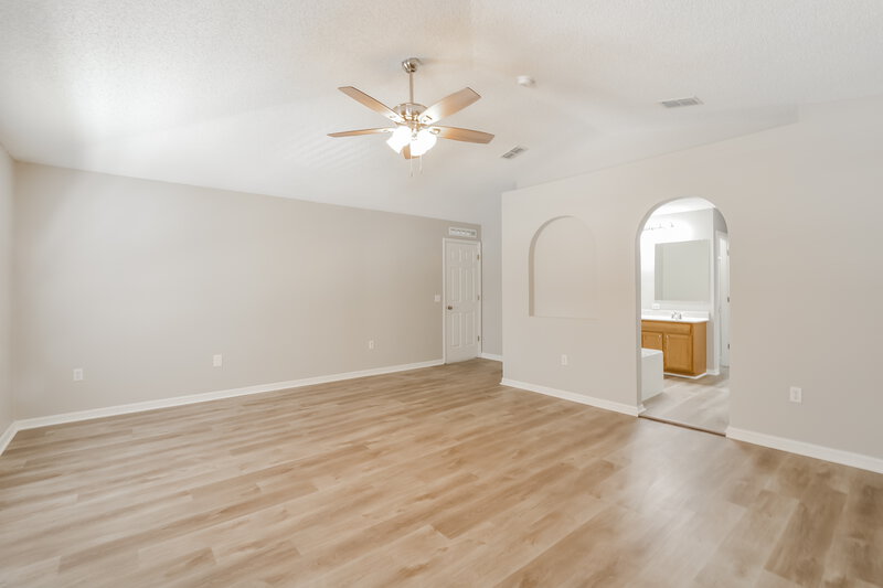 3,190/Mo, 1111 Chateau Cir Minneola, FL 34715 Main Bedroom View