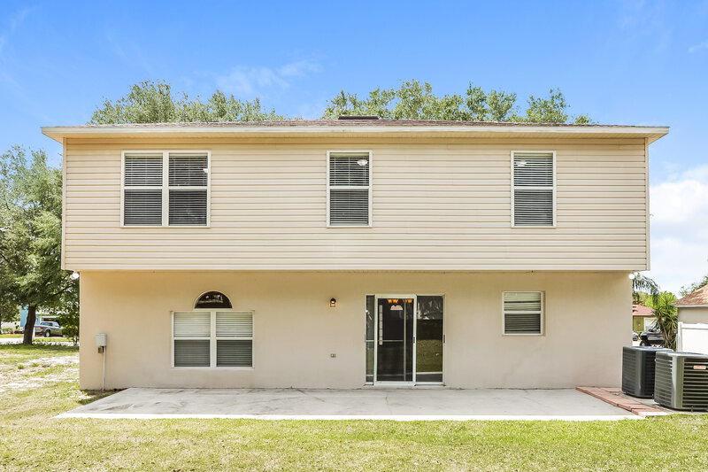 3,190/Mo, 1111 Chateau Cir Minneola, FL 34715 Rear View