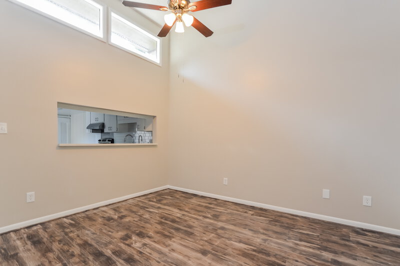 2,240/Mo, 499 Meadowood Blvd Fern Park, FL 32730 Living Room View 3