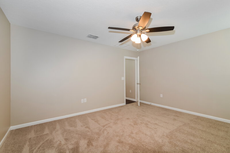 2,285/Mo, 353 Citrus Pointe Dr Davenport, FL 33837 Main Bedroom View 2