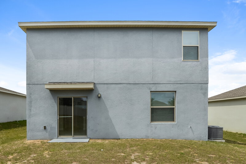 2,285/Mo, 353 Citrus Pointe Dr Davenport, FL 33837 Rear View