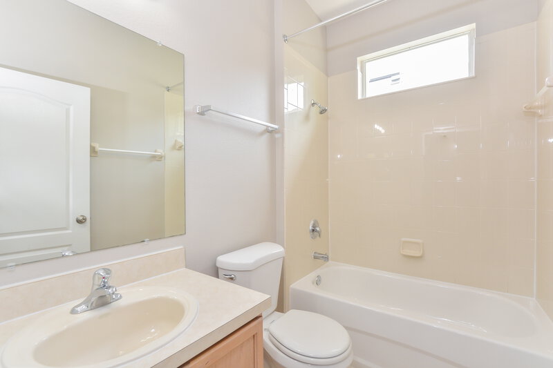 2,580/Mo, 10109 Granite Bay Dr Orlando, FL 32832 Bathroom View