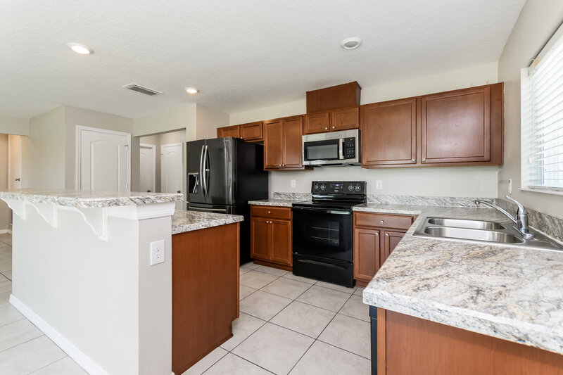 1,830/Mo, 295 Lake Lucerne Way Winter Haven, FL 33881 Kitchen View 2