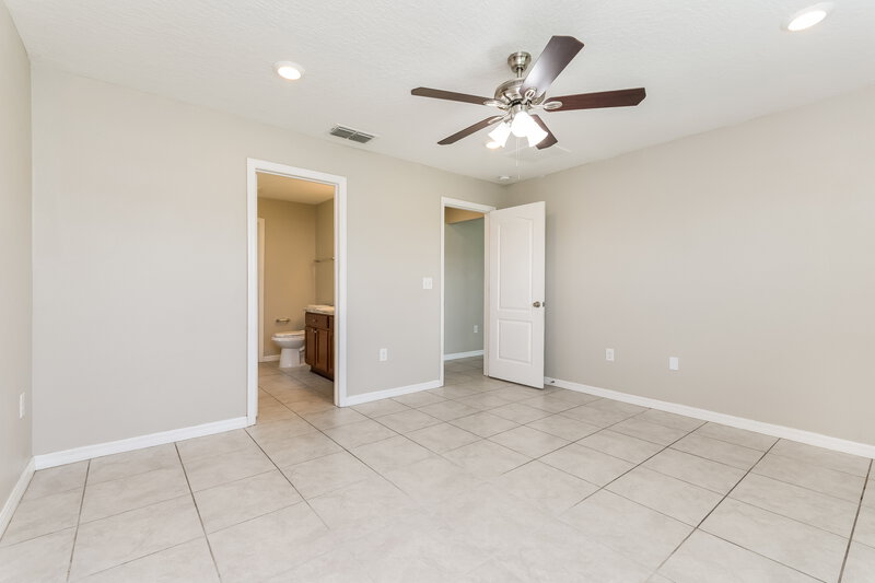 1,830/Mo, 295 Lake Lucerne Way Winter Haven, FL 33881 Main Bedroom View 2