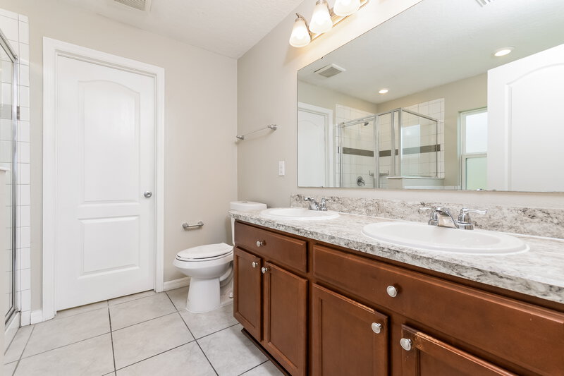 1,830/Mo, 295 Lake Lucerne Way Winter Haven, FL 33881 Main Bathroom View