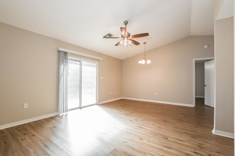 1,785/Mo, 3544 Lake Eleanor Dr Mount Dora, FL 32757 Living Room View