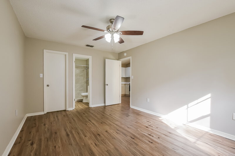 1,785/Mo, 3544 Lake Eleanor Dr Mount Dora, FL 32757 Main Bedroom View 2