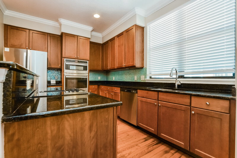 0/Mo, 580 Copley Ln Orlando, FL 32806 Kitchen View 2