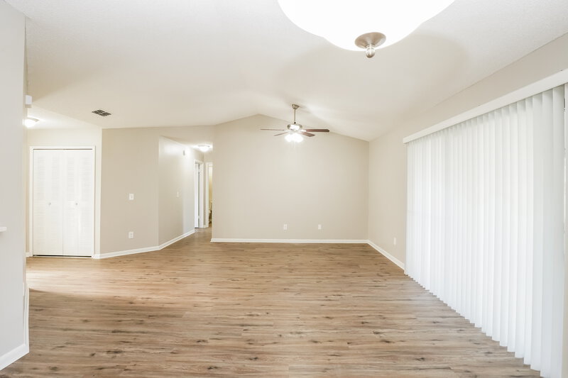 2,290/Mo, 7027 Citrus Point Ct Winter Park, FL 32792 Living Room View 2