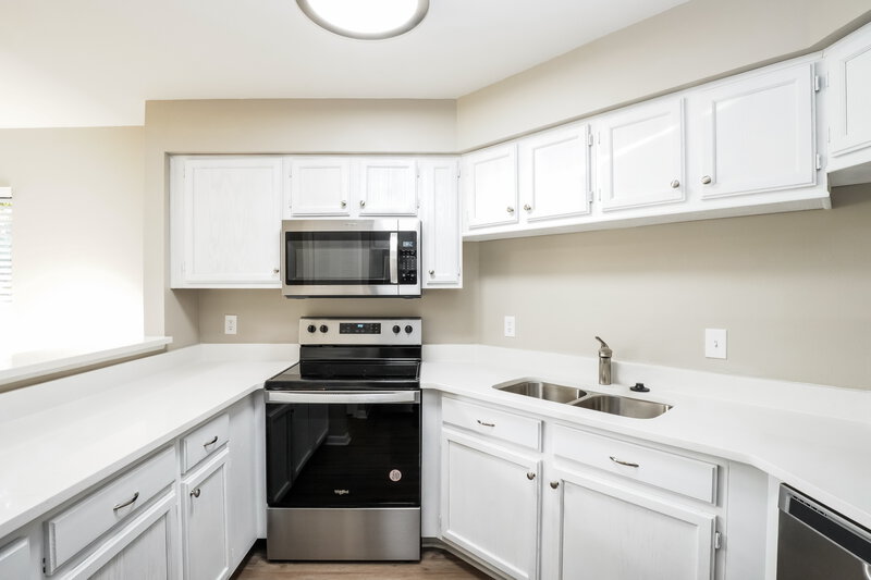 2,290/Mo, 7027 Citrus Point Ct Winter Park, FL 32792 Kitchen View