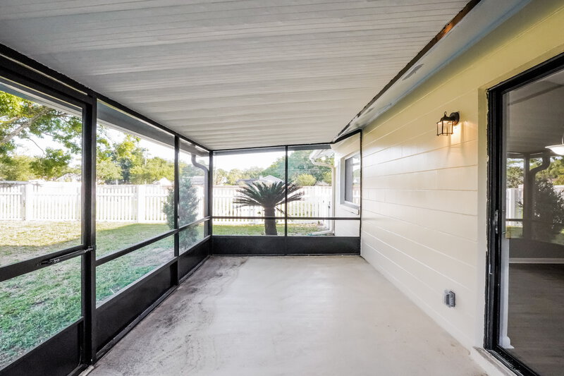 2,290/Mo, 7027 Citrus Point Ct Winter Park, FL 32792 Sun Room View