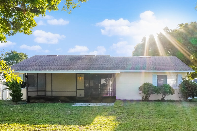 2,290/Mo, 7027 Citrus Point Ct Winter Park, FL 32792 Rear View