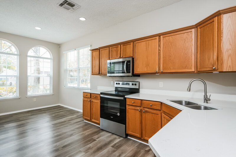 2,490/Mo, 1027 Lake Biscayne Way Orlando, FL 32824 Kitchen View