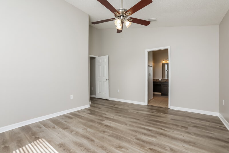 3,240/Mo, 2118 Flintlock Blvd Kissimmee, FL 34743 Main Bedroom View 2