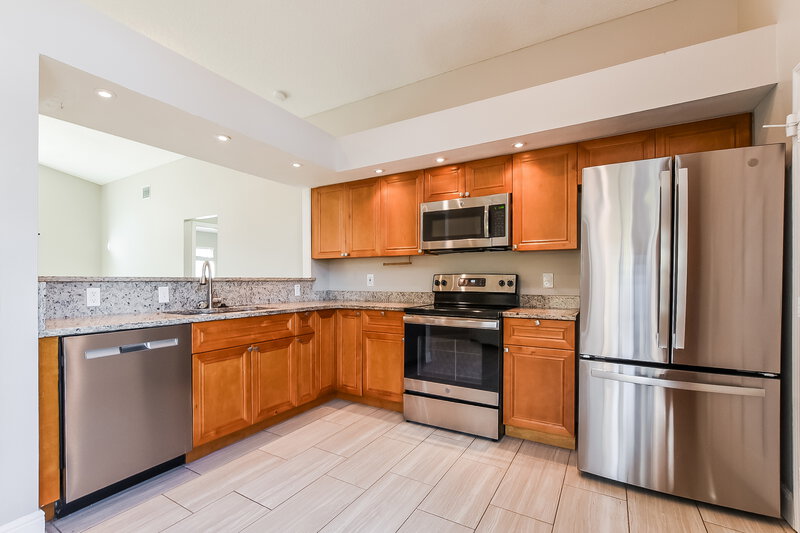 2,155/Mo, 2970 Stillwater Dr Kissimmee, FL 34743 Kitchen View