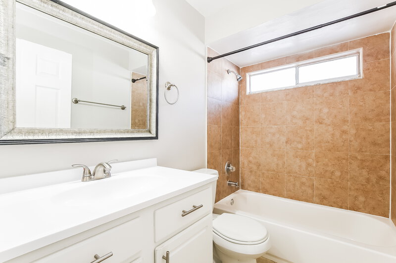 2,155/Mo, 2970 Stillwater Dr Kissimmee, FL 34743 Bathroom View