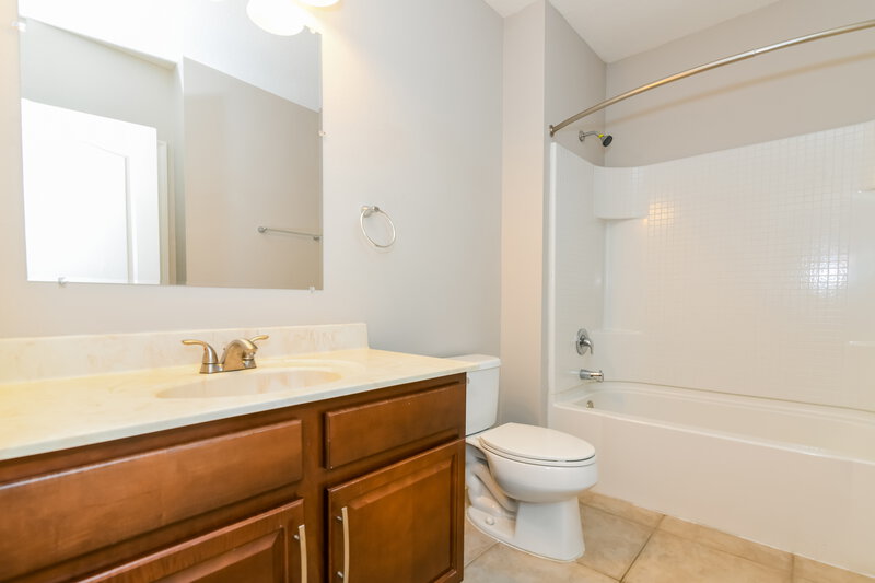2,290/Mo, 16031 Yelloweyed Dr Clermont, FL 34714 Bathroom View