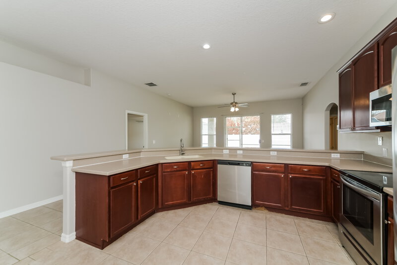 2,120/Mo, 265 Cranbrook Dr Kissimmee, FL 34758 Kitchen View 2