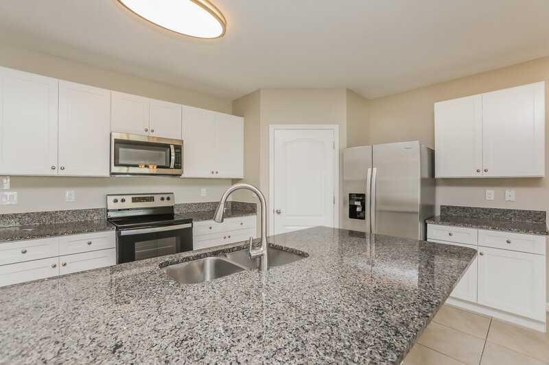 2,325/Mo, 1913 Green Dragon Dr Saint Cloud, FL 34771 Kitchen View