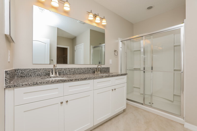 2,325/Mo, 1913 Green Dragon Dr Saint Cloud, FL 34771 Main Bathroom View