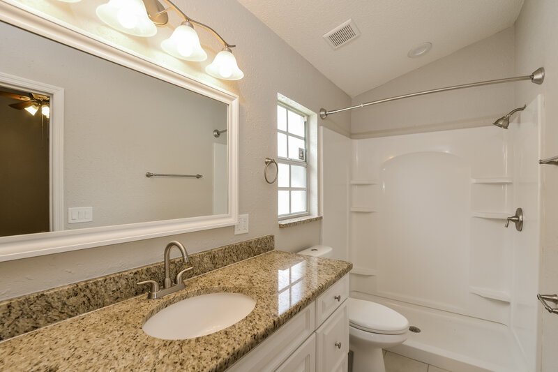 3,800/Mo, 8562 Fort Thomas Way Orlando, FL 32822 Main Bathroom View