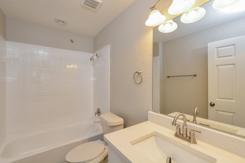 3,800/Mo, 8562 Fort Thomas Way Orlando, FL 32822 Bathroom View