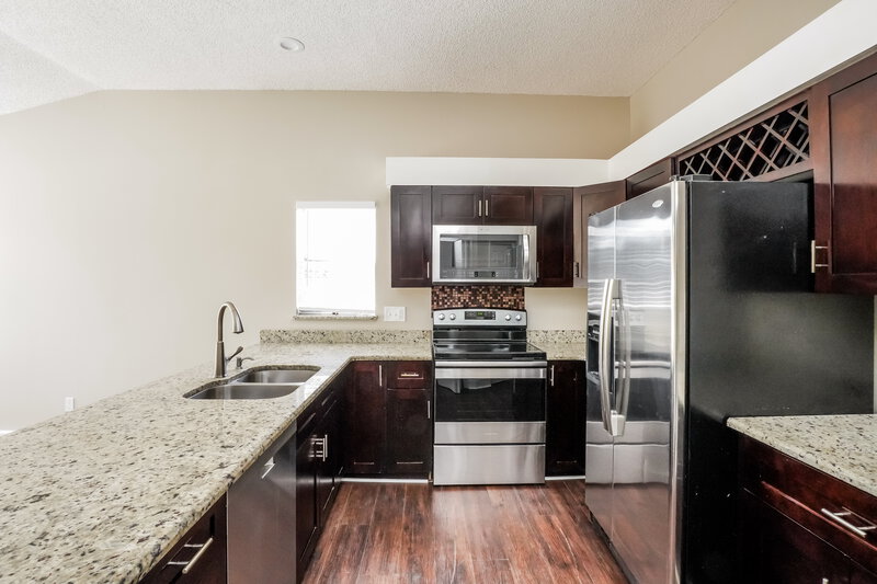 2,230/Mo, 5592 Garden Grove Cir Winter Park, FL 32792 Kitchen View