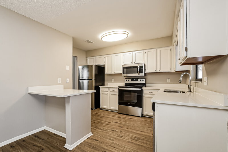 2,525/Mo, 1226 Creekbottom Cir Orlando, FL 32825 Kitchen View