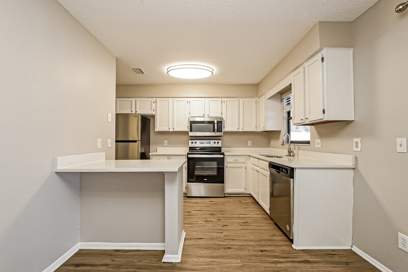 2,525/Mo, 1226 Creekbottom Cir Orlando, FL 32825 Kitchen View 2