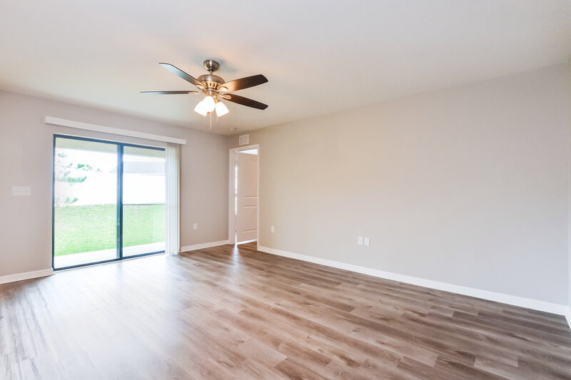 2,095/Mo, 4292 Abaco Dr Tavares, FL 32778 Living Room View