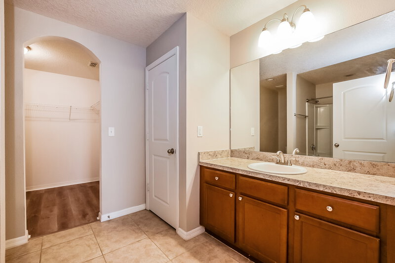 1,985/Mo, 4292 Abaco Dr Tavares, FL 32778 Main Bathroom View