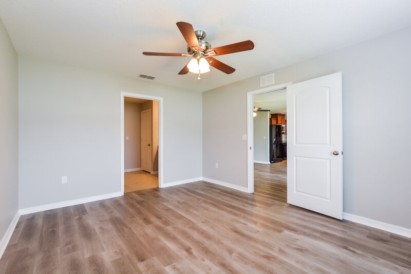 2,095/Mo, 4292 Abaco Dr Tavares, FL 32778 Main Bedroom View 2