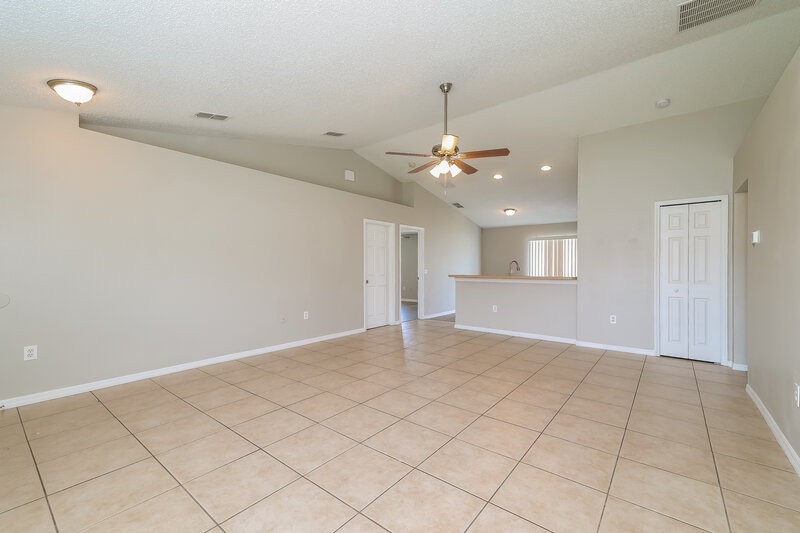 2,810/Mo, 1140 Chesterfield Ct Kissimmee, FL 34758 Living Room View 4