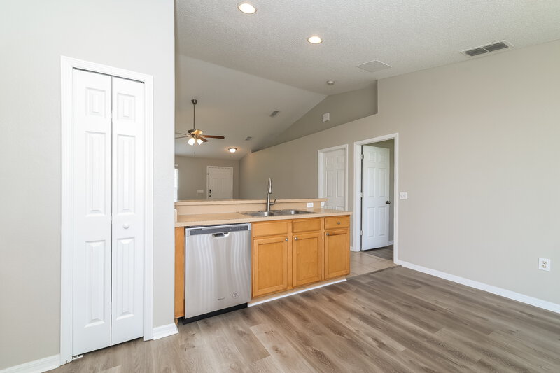 2,810/Mo, 1140 Chesterfield Ct Kissimmee, FL 34758 Kitchen View 2
