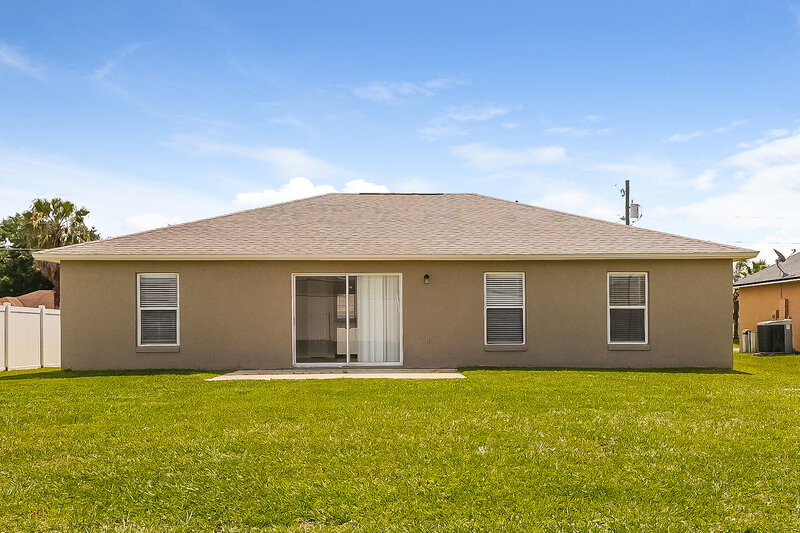 2,810/Mo, 1140 Chesterfield Ct Kissimmee, FL 34758 Rear View