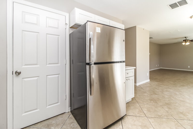 2,670/Mo, 351 Willowbay Ridge St Sanford, FL 32771 Kitchen View