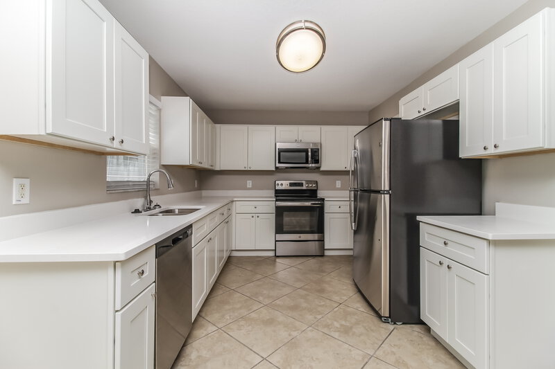 2,670/Mo, 351 Willowbay Ridge St Sanford, FL 32771 Kitchen View 2