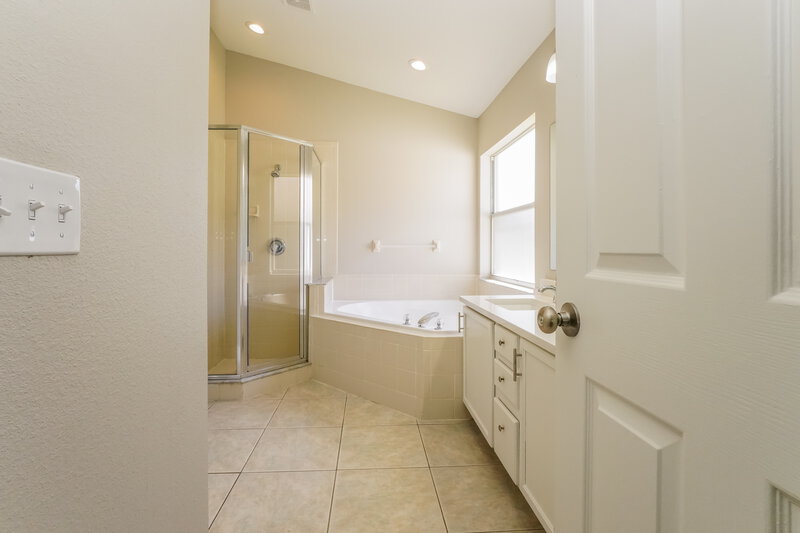 2,775/Mo, 936 Haverford Dr Ocoee, FL 34761 Main Bathroom View
