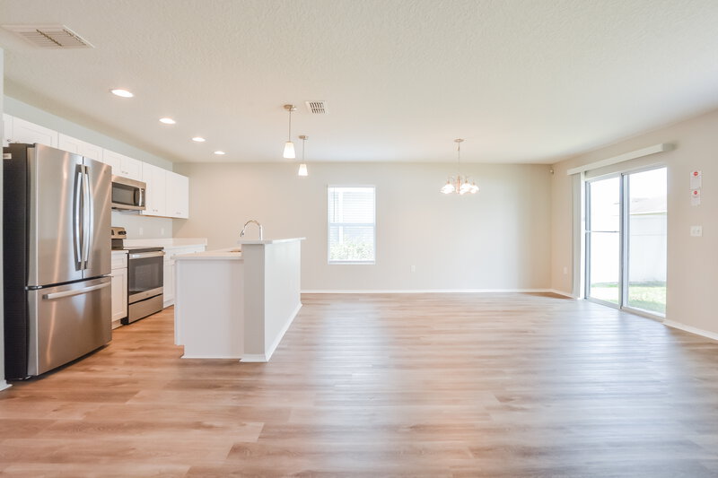 3,270/Mo, 1617 Strathmore Cir Mount Dora, FL 32757 Living Room View