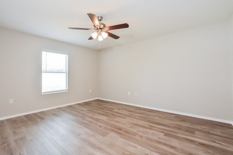 3,270/Mo, 1617 Strathmore Cir Mount Dora, FL 32757 Main Bedroom View