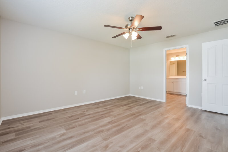 3,270/Mo, 1617 Strathmore Cir Mount Dora, FL 32757 Main Bedroom View 2