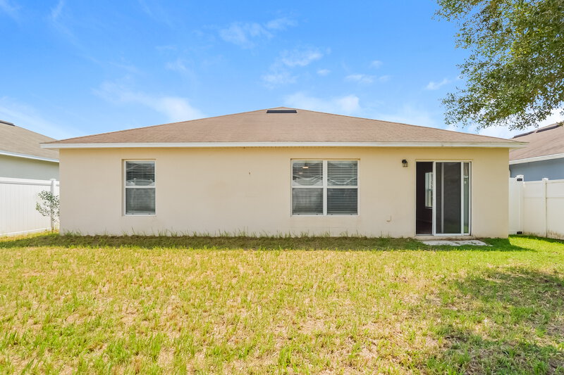 3,270/Mo, 1617 Strathmore Cir Mount Dora, FL 32757 Rear View