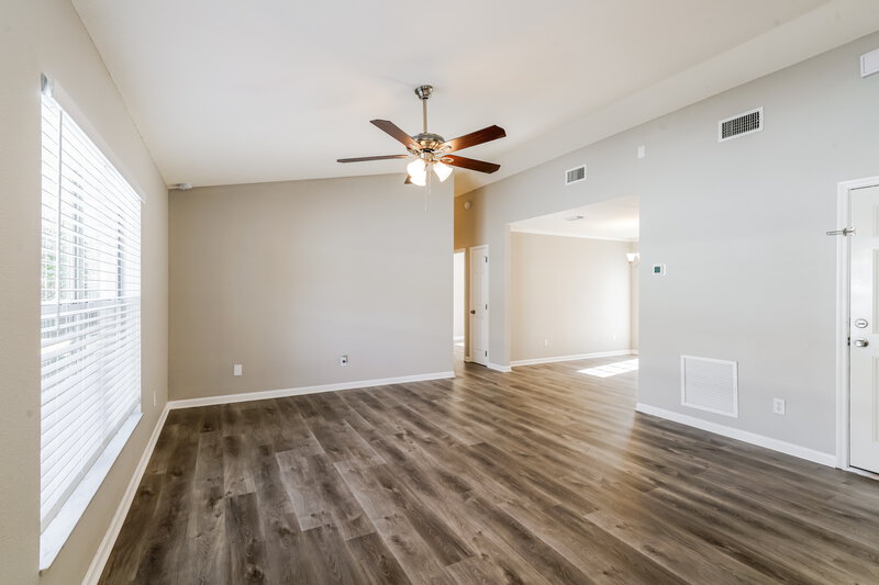 3,120/Mo, 9837 Violet Dr Orlando, FL 32824 Living Room View