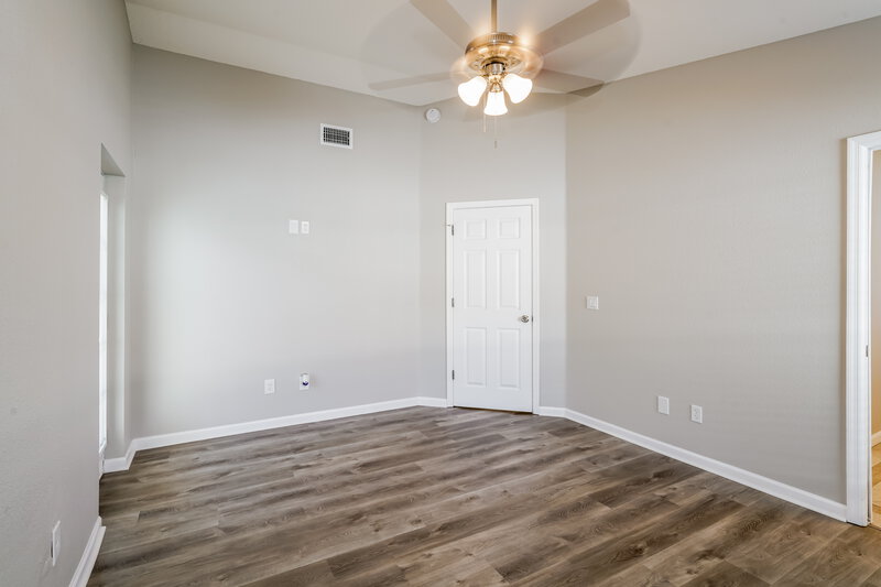 3,120/Mo, 9837 Violet Dr Orlando, FL 32824 Main Bedroom View 2