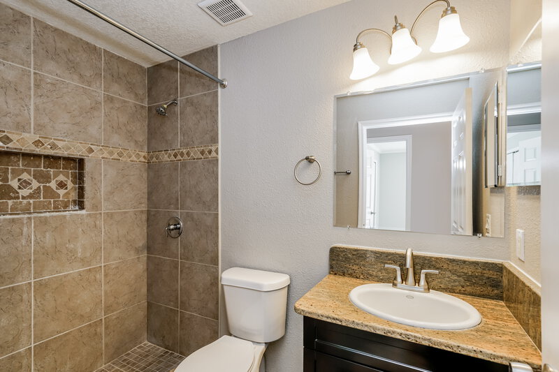 3,120/Mo, 9837 Violet Dr Orlando, FL 32824 Bathroom View