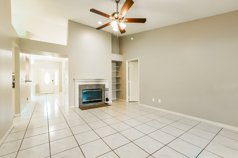 2,605/Mo, 619 Queensbridge Dr Lake Mary, FL 32746 Living Room View 2