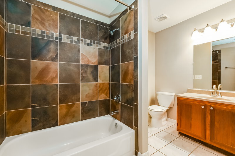 2,605/Mo, 619 Queensbridge Dr Lake Mary, FL 32746 Bathroom View