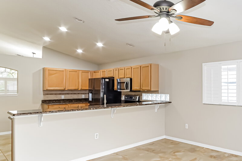 3,590/Mo, 14643 Lady Victoria Blvd Orlando, FL 32826 Kitchen View